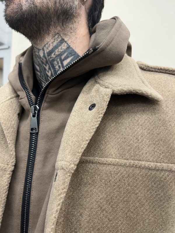 BOMBER PANNO CON CAPPUCCIO FELPA + MANICHE TRAPUNTA - COLORE BEIGE - immagine 3