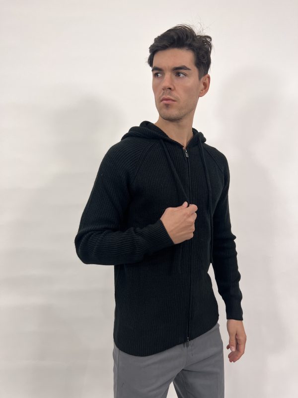 MAGLIA CON CAPPUCCIO COSTA INGLESE-COLORE NERO - immagine 2